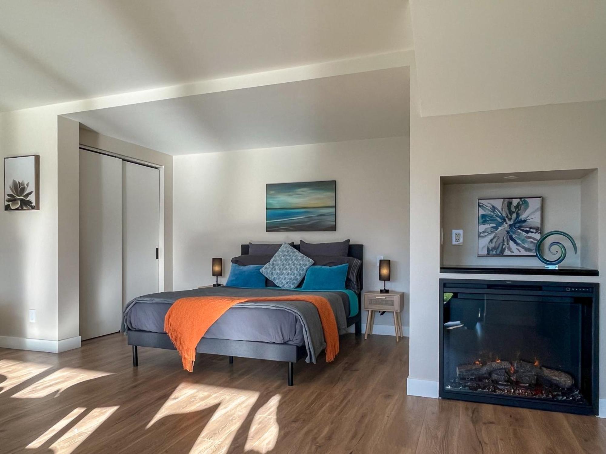 Kelowfornia Lakeview Retreat Kelowna Rum bild