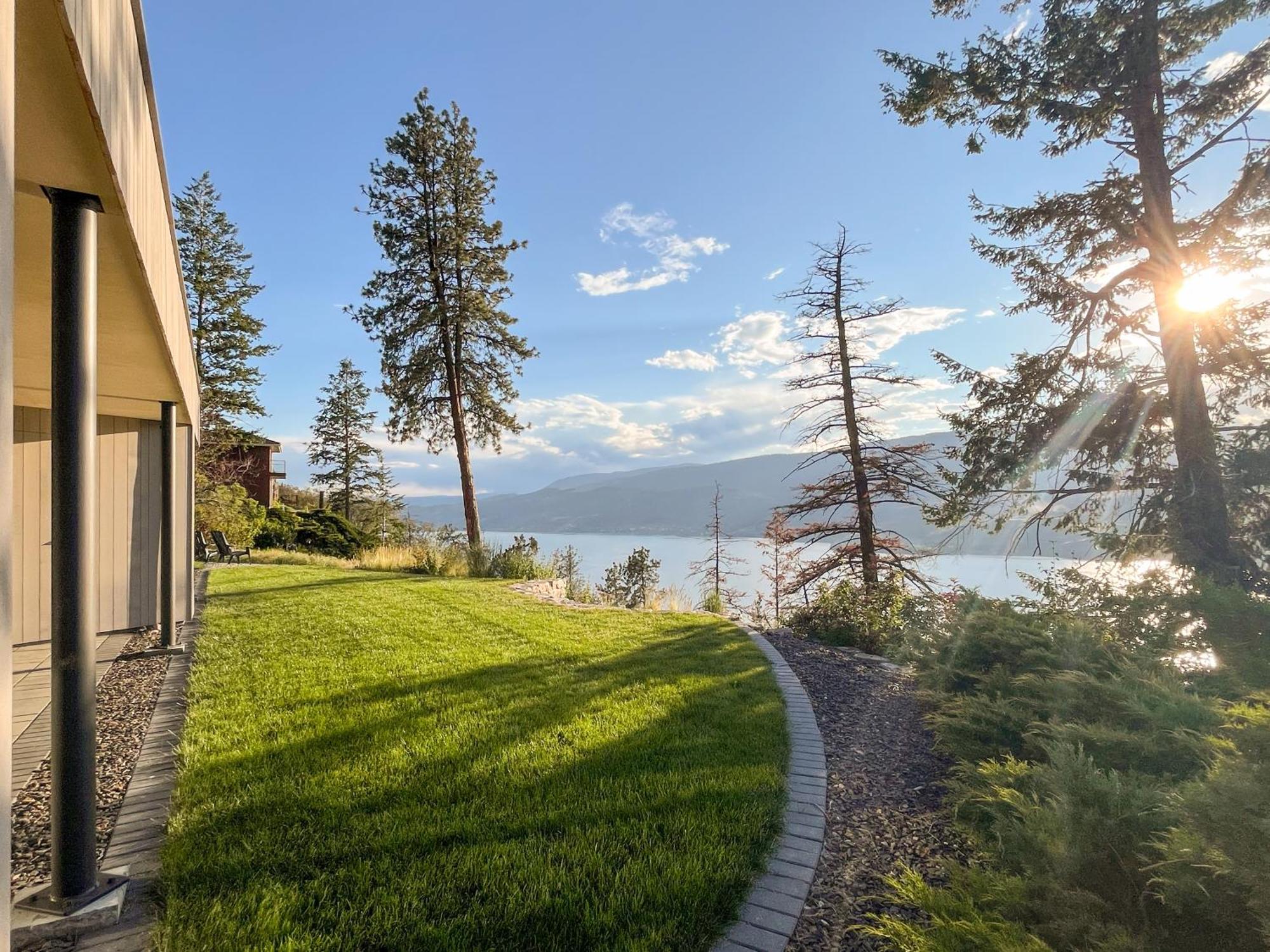 Kelowfornia Lakeview Retreat Kelowna Exteriör bild